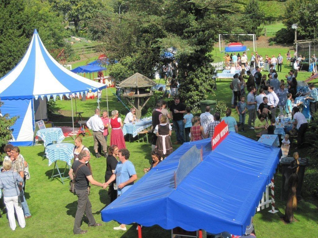 Weihnachtsdekoration mieten & vermieten - Oktoberfest in Düsseldorf