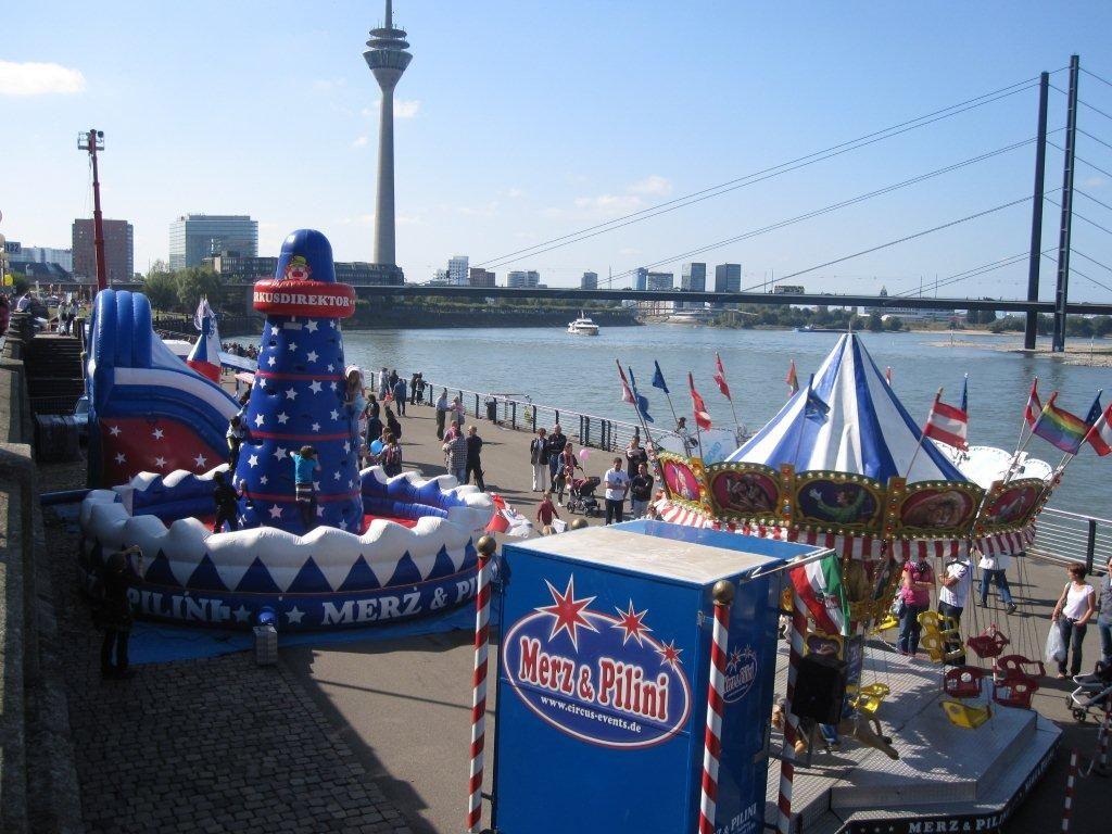 Karussell mieten & vermieten - Dekoration Circus-Variete-Jahrmarkt-Kirmes in Düsseldorf