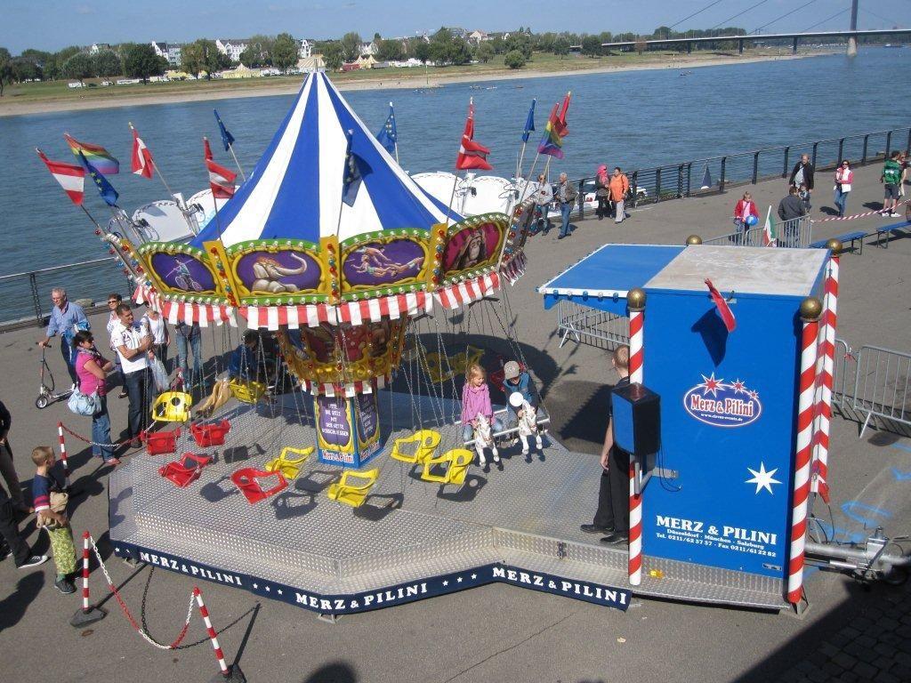 Karussell mieten & vermieten - KARUSSELL in Düsseldorf