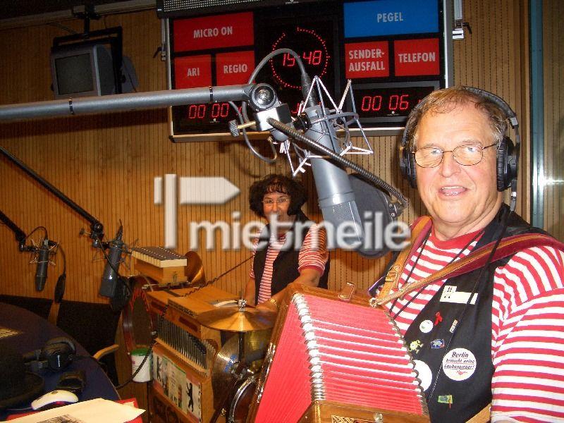 Hochzeitsband mieten & vermieten - Drehorgel & Akkordeon .DAS DUO MIT PAULA & ORJE in Falkensee