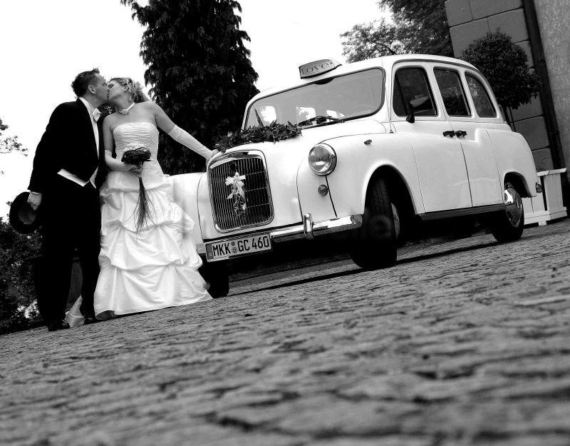 Hochzeitsauto mieten & vermieten - Hochzeitsauto London Taxi Hochzeits-Sonderfahrten in Linsengericht