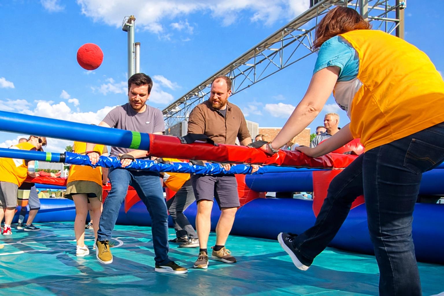 Menschenkicker mieten & vermieten - Menschenkicker / Humankicker / Menschlicher Tischfußball XXL mieten in Bramsche