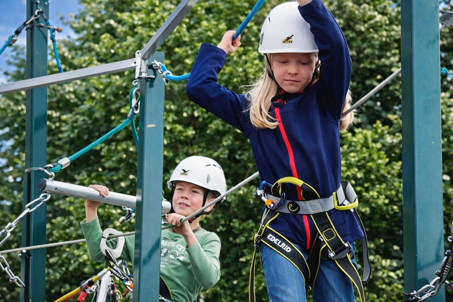 Klettergeräte mieten & vermieten - mobiler Kinderhochseilgarten - co2 neutral - green event modul in Bramsche