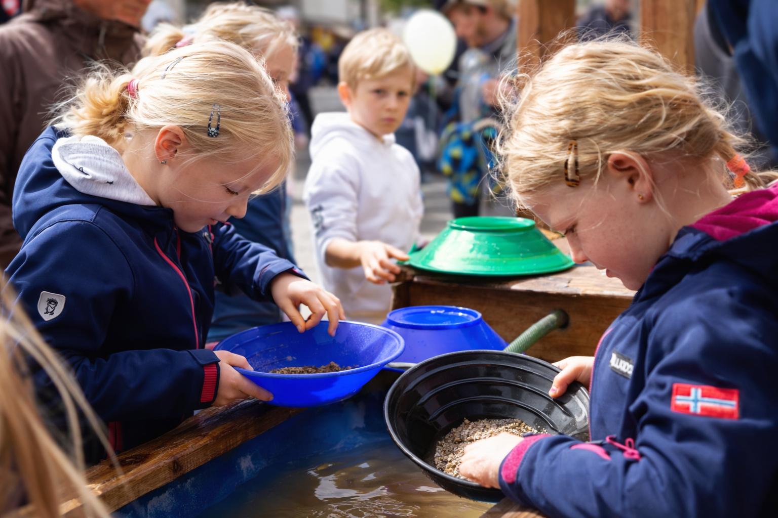 Spielgeräte mieten & vermieten - Gold schürfen mieten - Selbstabholer möglich in Bramsche