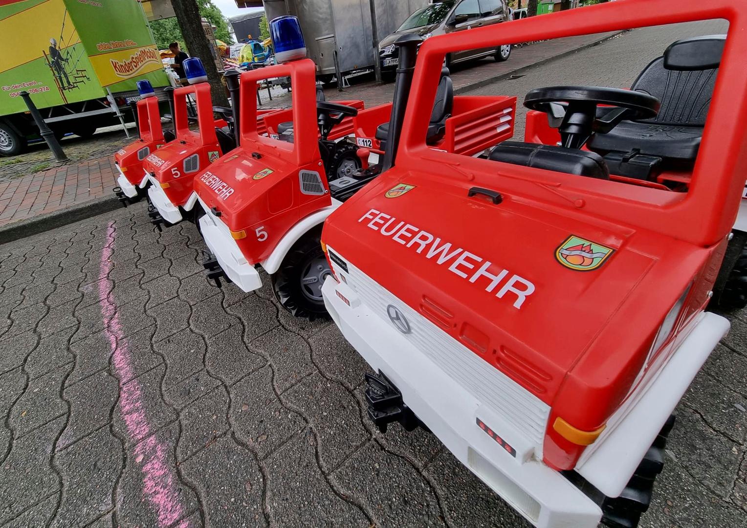 Funcars mieten & vermieten - Feuerwehr-Tret-Unimog-Parcours mieten in Bramsche