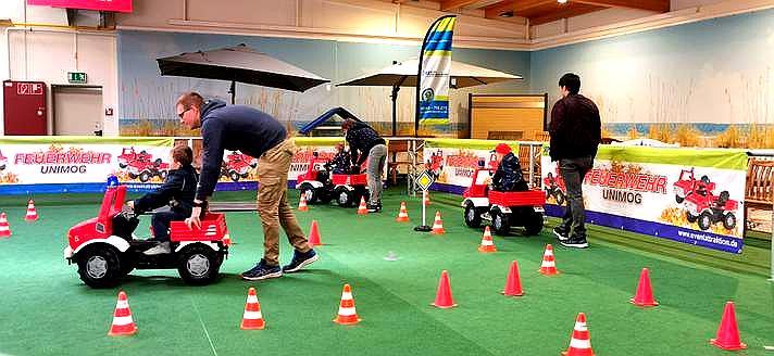 Funcars mieten & vermieten - Feuerwehr-Tret-Unimog-Parcours mieten in Bramsche