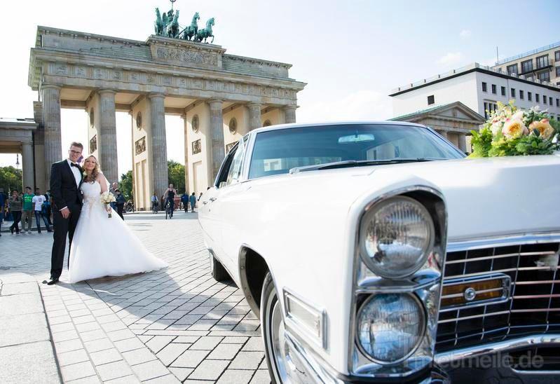 Oldtimer mieten & vermieten - US-Oldtimer Cadillac Calais 1967 Hochzeit in Berlin