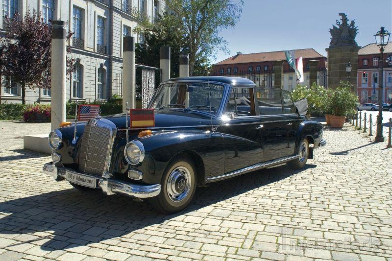 Oldtimer mieten & vermieten - Mercedes 300 d Adenauer Landaulet mit Chauffeur in Ansbach