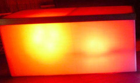 Tische mieten & vermieten - Büfett-Tisch mit LED Scheinwerfer, 90cm hoch in Reinstädt