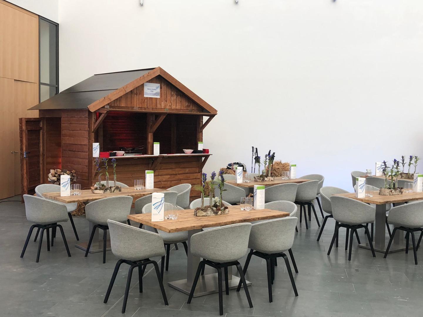 Verkaufsstand mieten & vermieten - Markthütte aus Holz (3x2m) mieten | Ideal für Weihnachtsmärkte & Events in Wuppertal