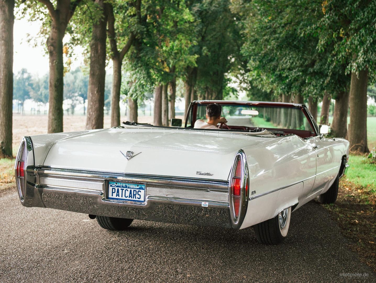 Oldtimer mieten & vermieten - Cadillac DeVille Convertible Bj.1968 CABRIOLET für Hochzeitsfahrten mit Chauffeur in Viersen