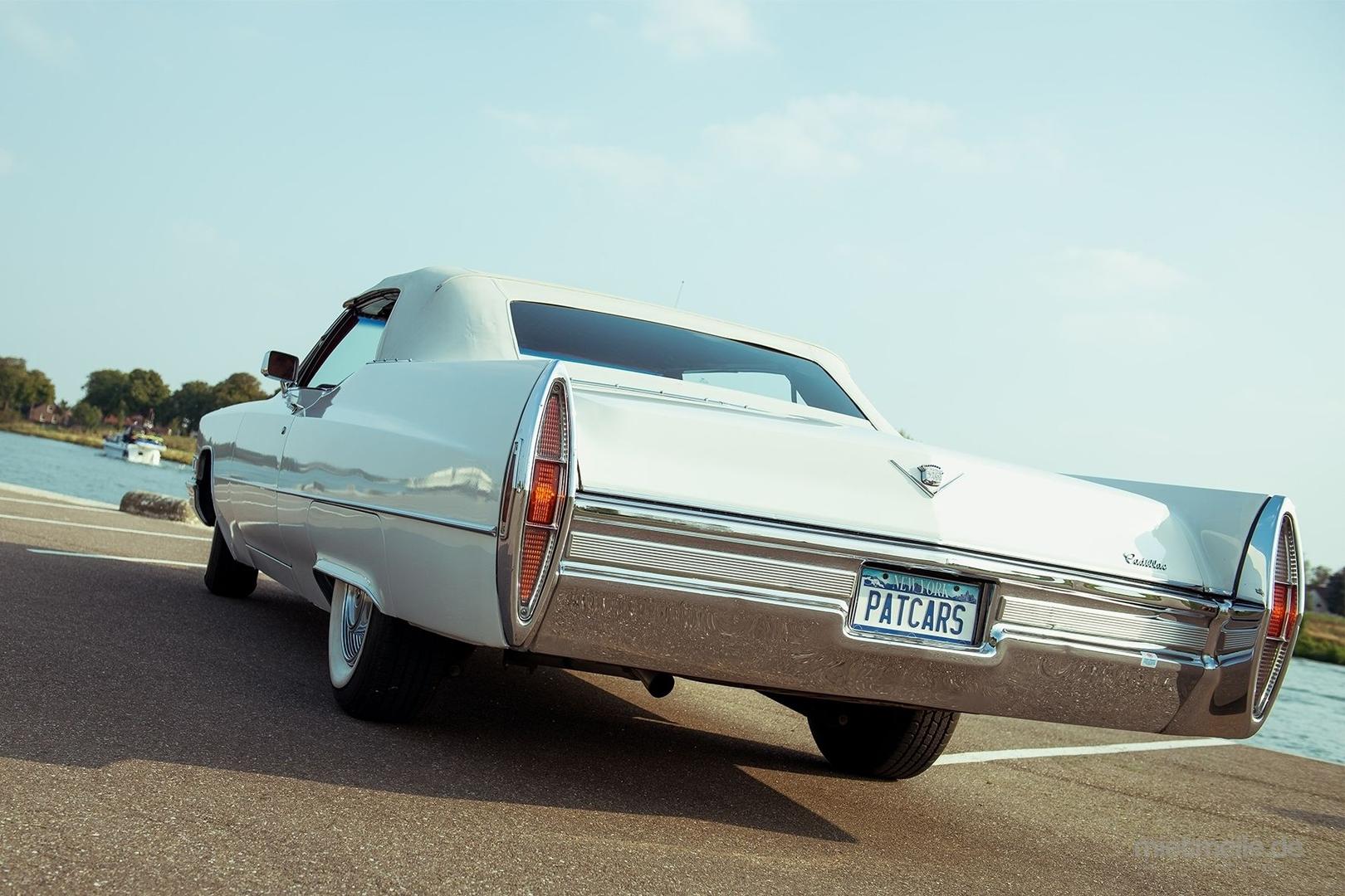 Oldtimer mieten & vermieten - Cadillac DeVille Convertible Bj.1968 CABRIOLET für Hochzeitsfahrten mit Chauffeur in Viersen