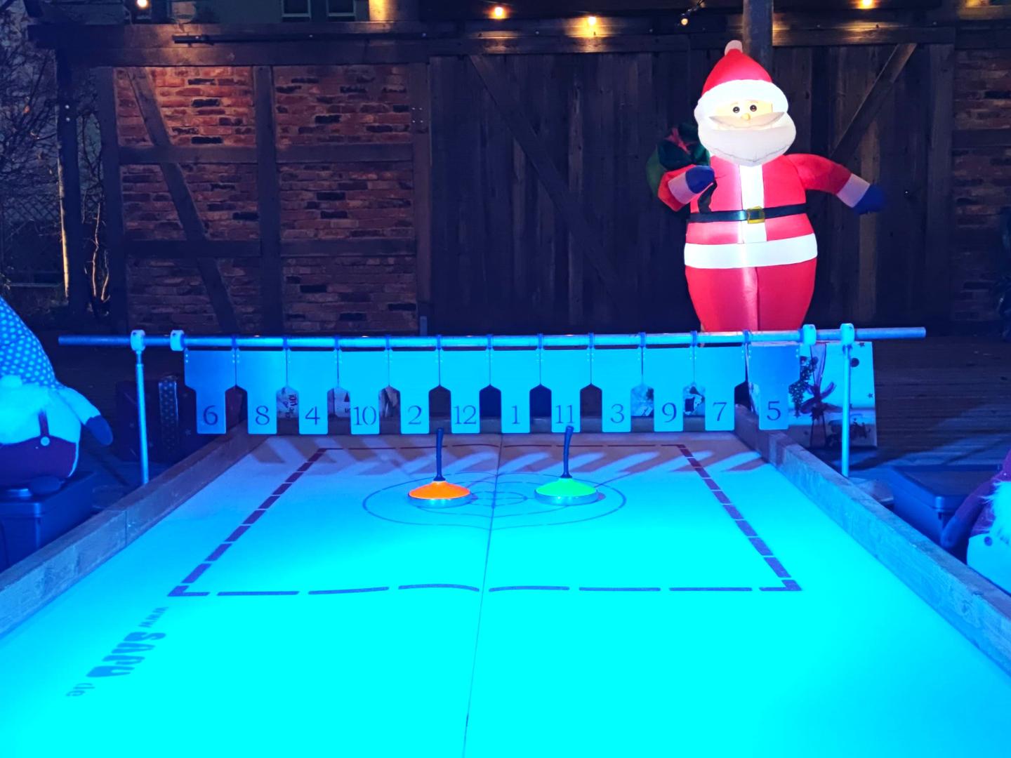Curlingbahn mieten & vermieten - Eisstockschießen  -  XXL-Fun-Curling 8x2m  -  Eistockbahn 12x2m ***Teambuilding – Wettbewerb – Teamevent*** in Dresden