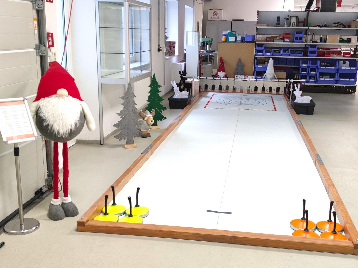 Curlingbahn mieten & vermieten - Eisstockschießen  -  XXL-Fun-Curling 8x2m  -  Eistockbahn 12x2m ***Teambuilding – Wettbewerb – Teamevent*** in Dresden