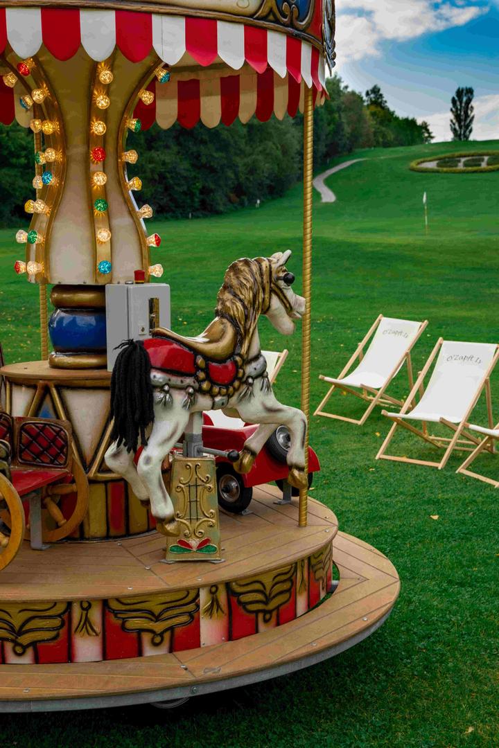 Karussell mieten & vermieten - Kleines Nostalgie Kinder Karussell in Gilching