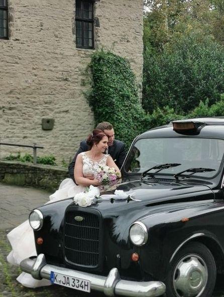 Hochzeitsauto mieten & vermieten - LondonTaxi/Wedding Kutsche in weiss zur Hochzeit-Fotoshooting-Hochzeitsauto-London Taxi in Köln