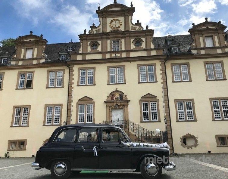 Hochzeitsauto mieten & vermieten - LondonTaxi/Wedding Kutsche in weiss zur Hochzeit-Fotoshooting-Hochzeitsauto-London Taxi in Köln