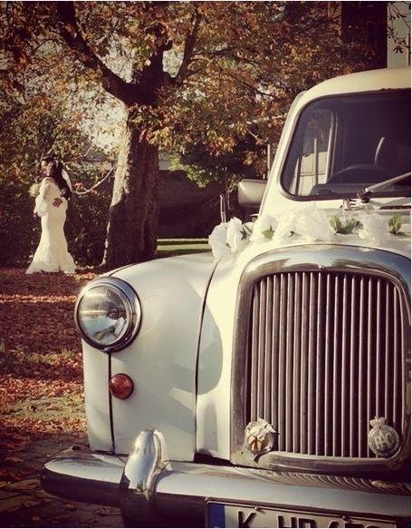 Hochzeitsauto mieten & vermieten - LondonTaxi/Wedding Kutsche in weiss zur Hochzeit-Fotoshooting-Hochzeitsauto-London Taxi in Köln