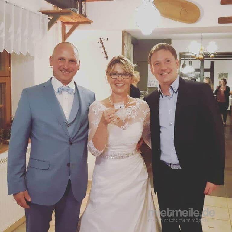 Magier & Zauberer mieten & vermieten - Magier Rene - Ihr Zauberer für beste Unterhaltung auf Ihrer Feier in Elsterwerda