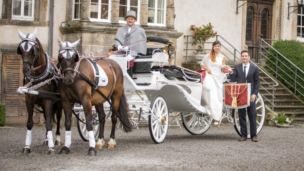 Hochzeitskutsche mieten & vermieten - Hochzeitskutsche; Kutschfahrt; Weisse Kutsche in Lemgo