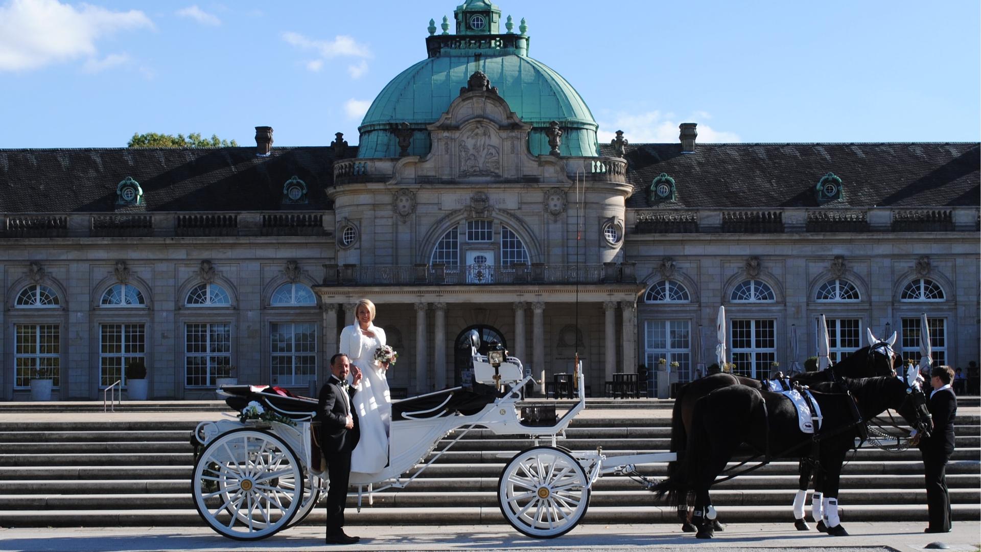 Hochzeitskutsche mieten & vermieten - Hochzeitskutsche; Kutschfahrt; Weisse Kutsche in Lemgo