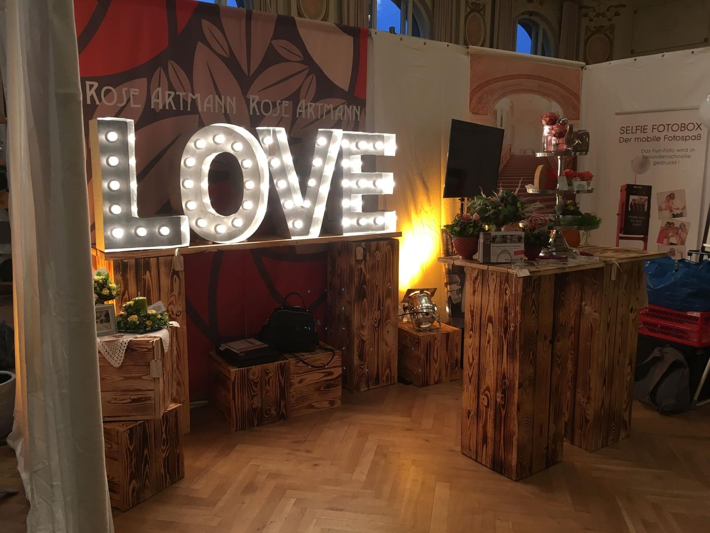 Leuchten & Lampen mieten & vermieten - Vintage Leuchtbuchstaben & Zahlen mieten – 70 cm & XXL (150 cm) – Das Highlight in Wuppertal