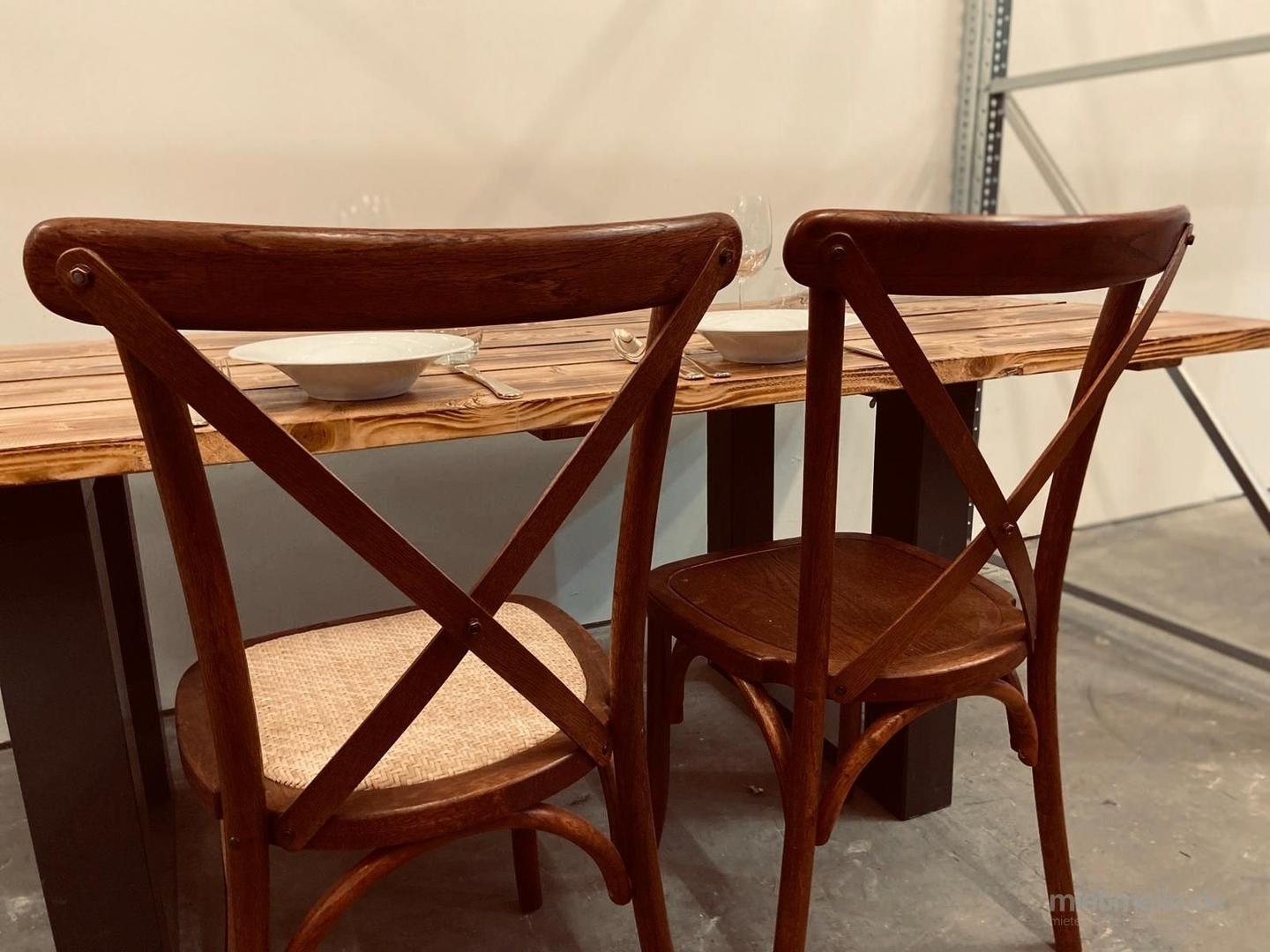 Stühle mieten & vermieten - Exklusiver Crossback Stuhl mieten – Rustikaler Holzstuhl für Vintage-Hochzeiten & Events in Wuppertal