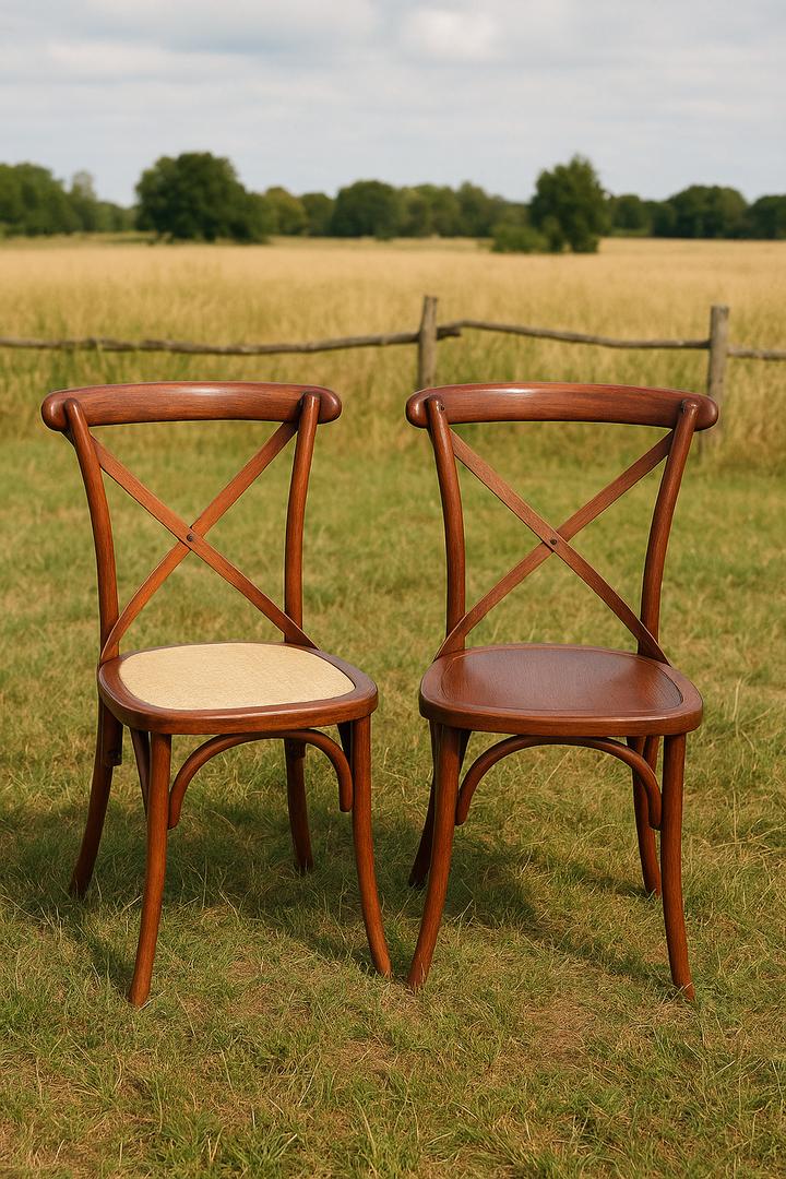 Stühle mieten & vermieten - Exklusiver Crossback Stuhl mieten – Rustikaler Holzstuhl für Vintage-Hochzeiten & Events in Wuppertal