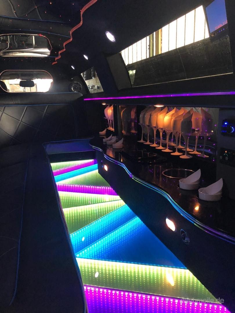 Limousinen mieten & vermieten - Stretchlimousine Köln mieten >> Limo4vips.de in Köln
