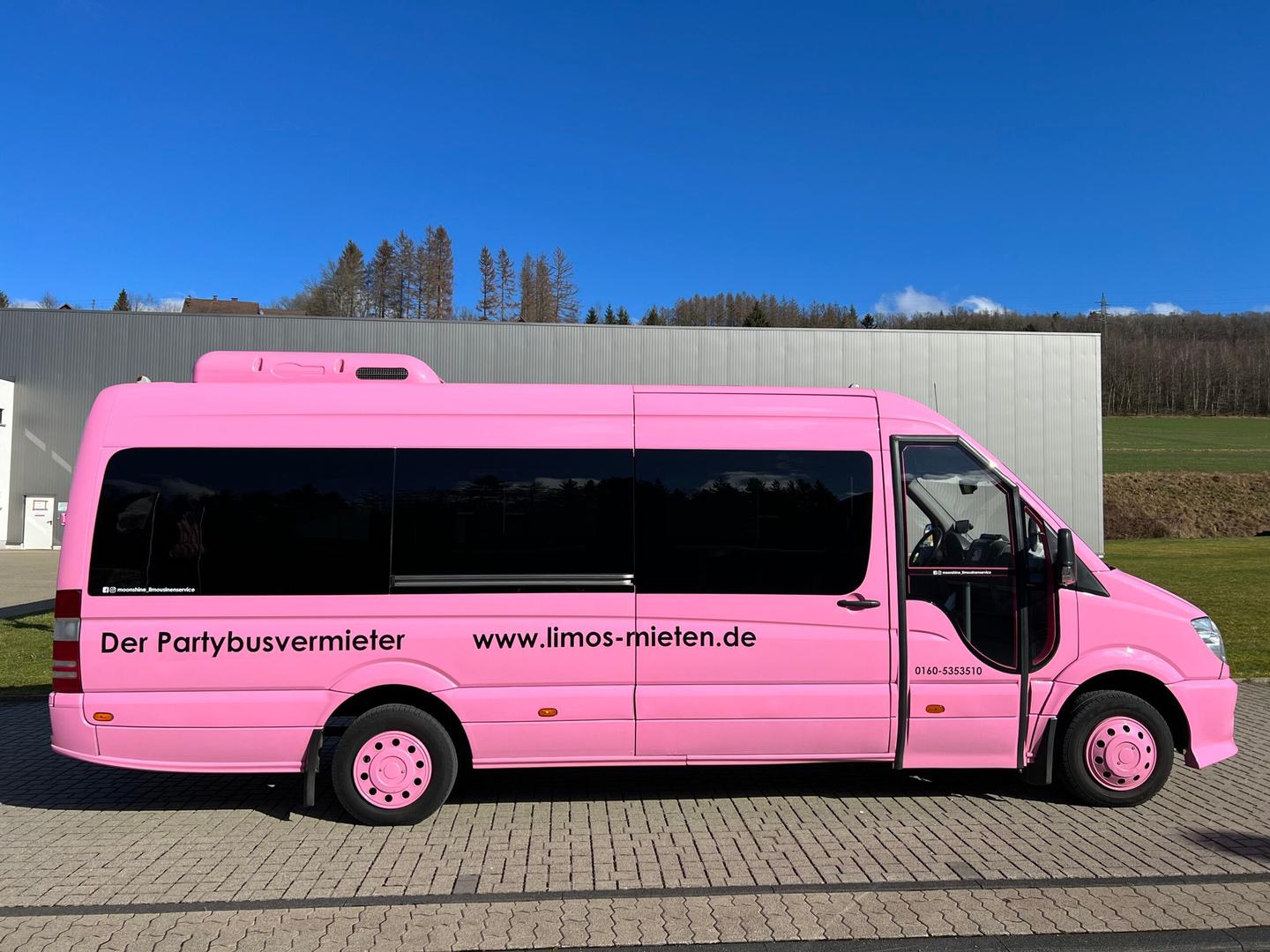 Bus mieten & vermieten - Partybus Pink in Hilchenbach