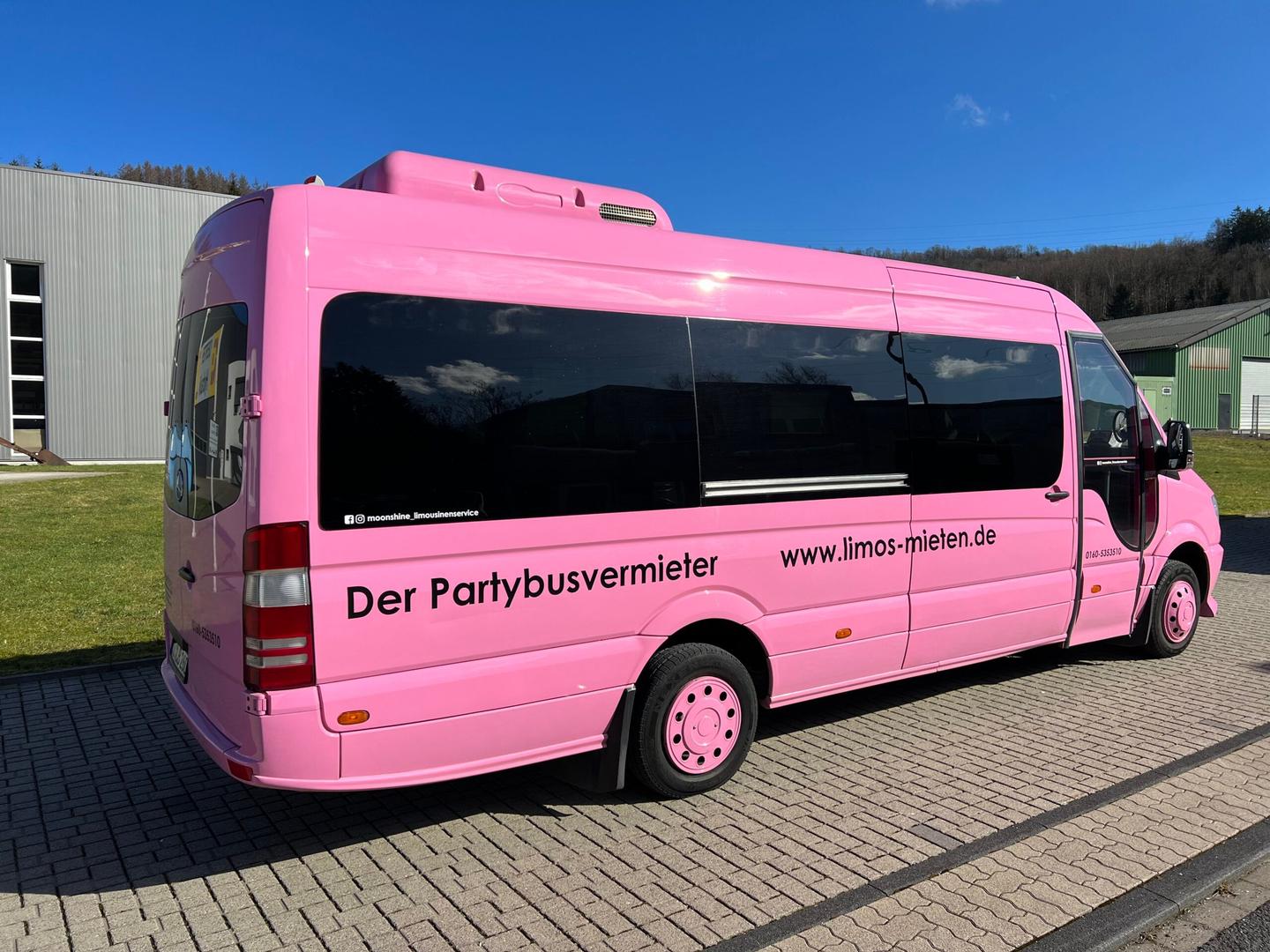 Bus mieten & vermieten - Partybus Pink in Hilchenbach