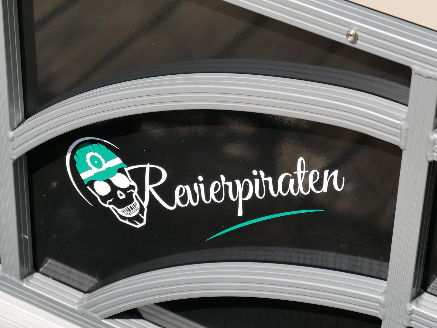 Junggesellenabschied mieten & vermieten - Junggesellenabschied, Geburtstagsparty für bis zu 23 Personen auf dem Partyboot/Partyfloß in Oberhausen