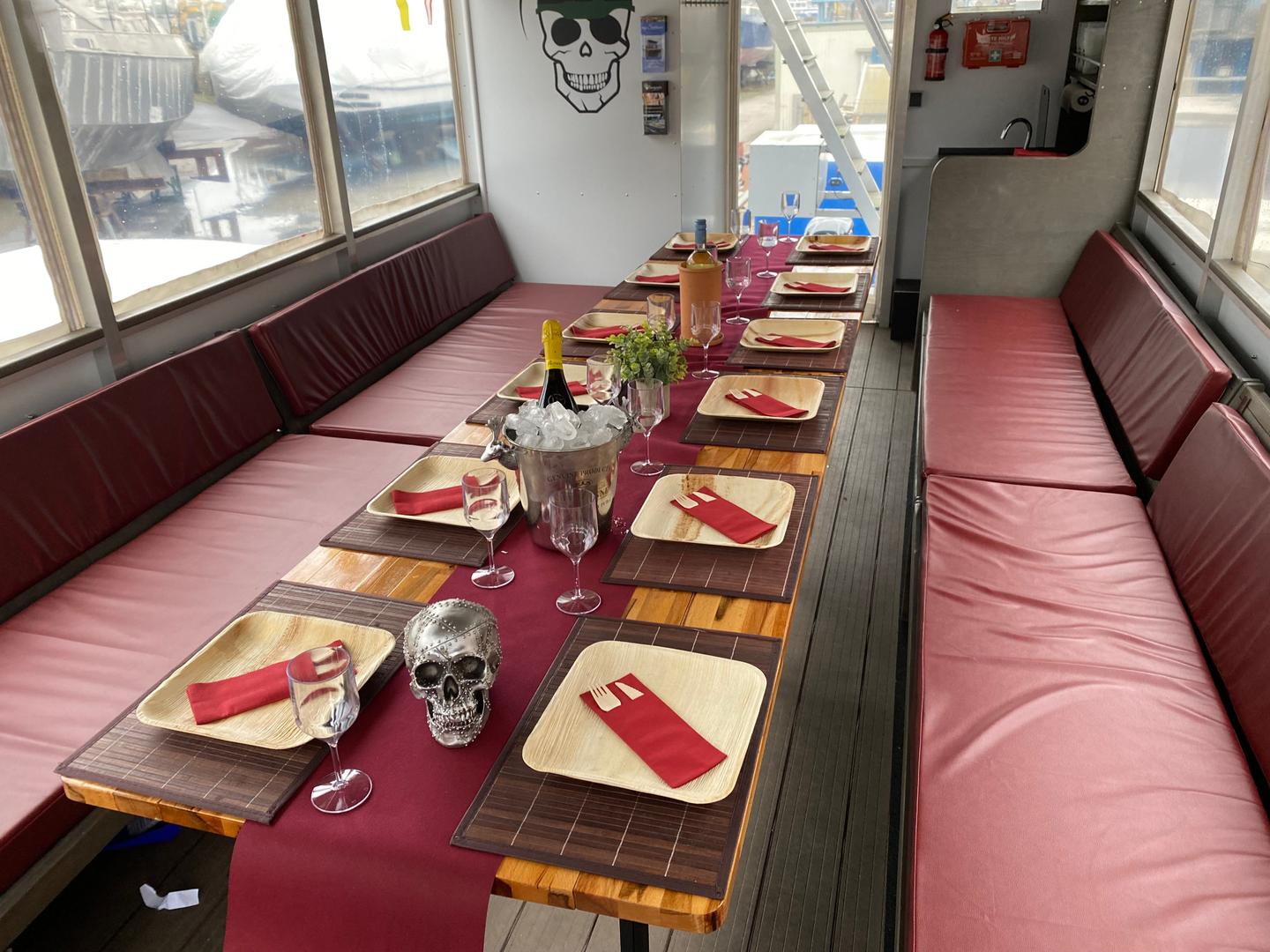 Junggesellenabschied mieten & vermieten - Junggesellenabschied, Geburtstagsparty für bis zu 23 Personen auf dem Partyboot/Partyfloß in Oberhausen