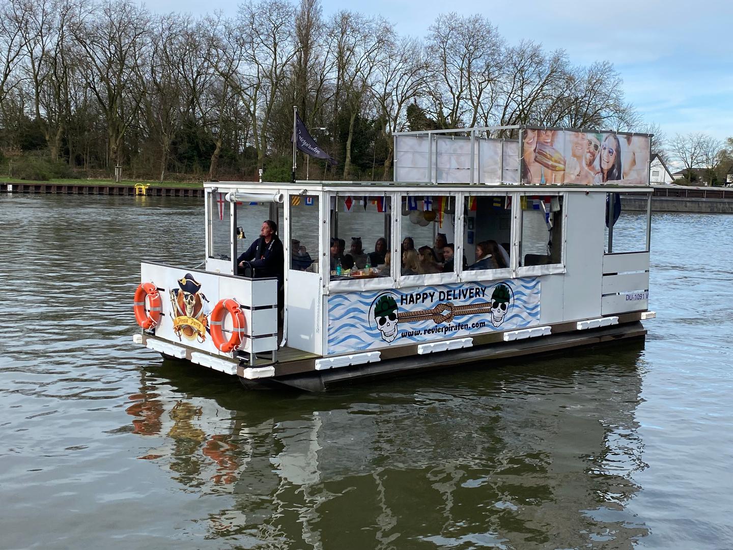 Junggesellenabschied mieten & vermieten - Junggesellenabschied, Geburtstagsparty für bis zu 23 Personen auf dem Partyboot/Partyfloß in Oberhausen