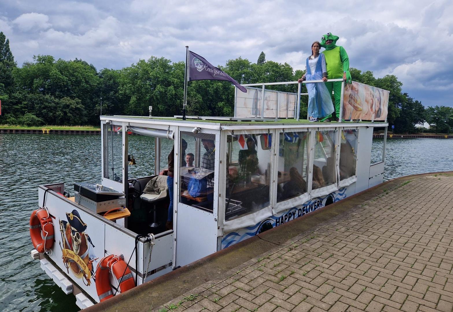 Junggesellenabschied mieten & vermieten - Junggesellenabschied, Geburtstagsparty für bis zu 23 Personen auf dem Partyboot/Partyfloß in Oberhausen