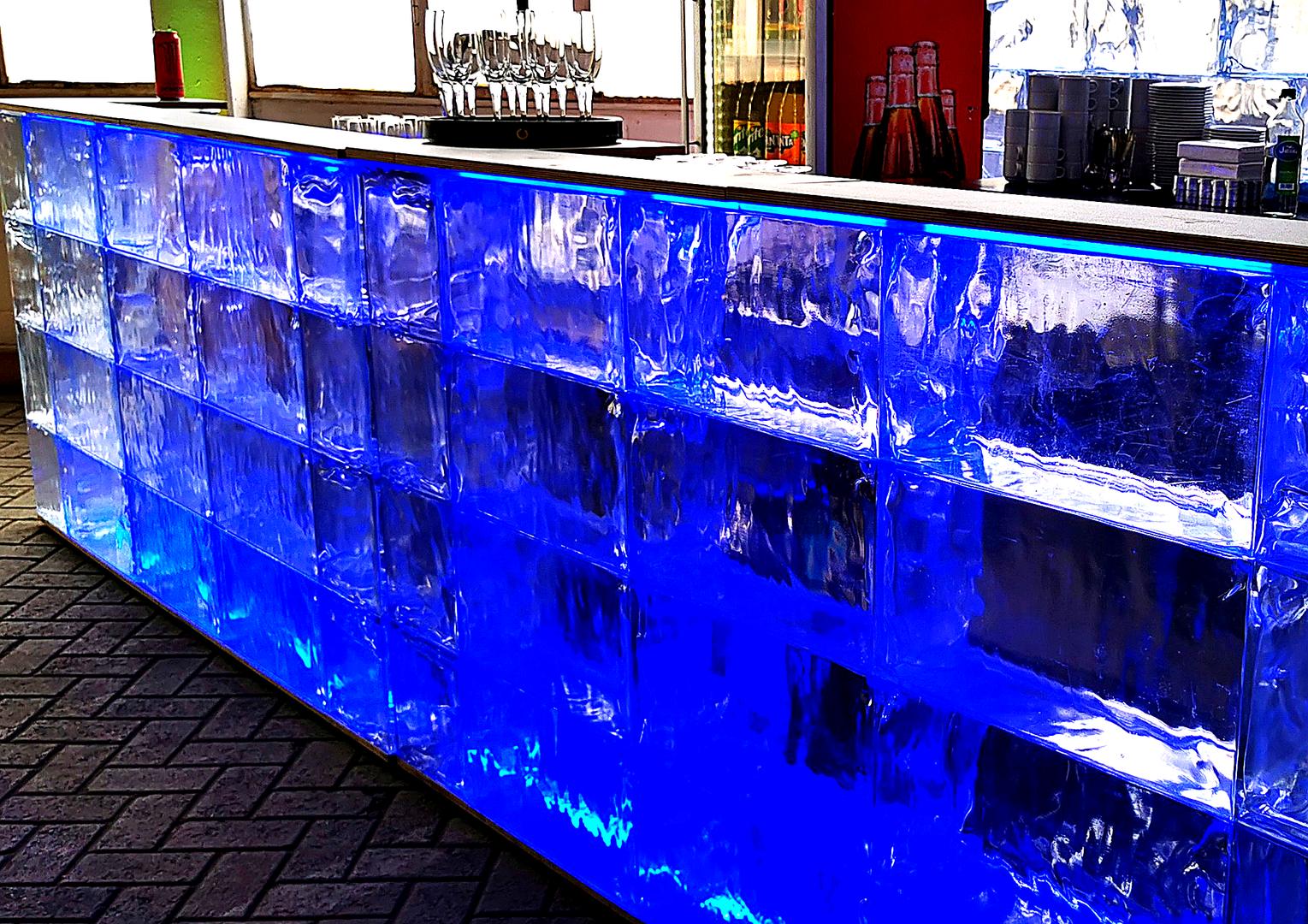 Mobile Bar mieten & vermieten - 2 m Acryl Eisbar inkl. Rückwand – Co2 neutral – green event in Bramsche