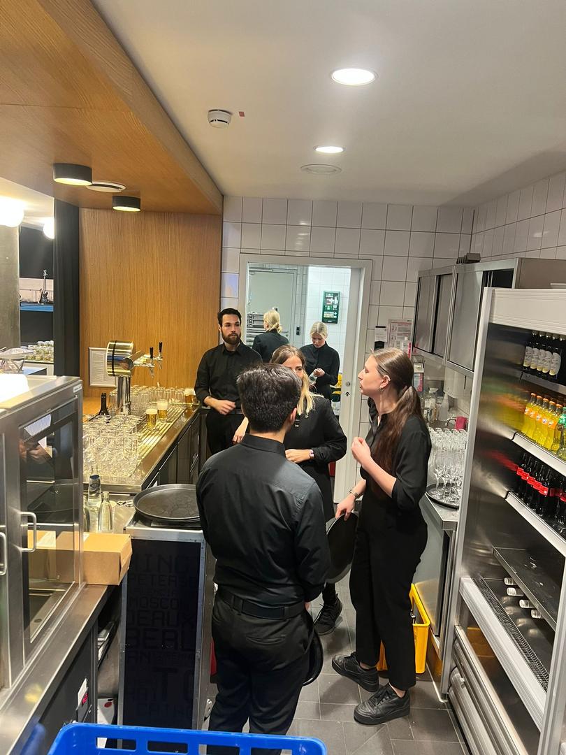 Event- & Messepersonal mieten & vermieten - Personal für Veranstaltungen - Service-Tresen -Logistik - in Bochum