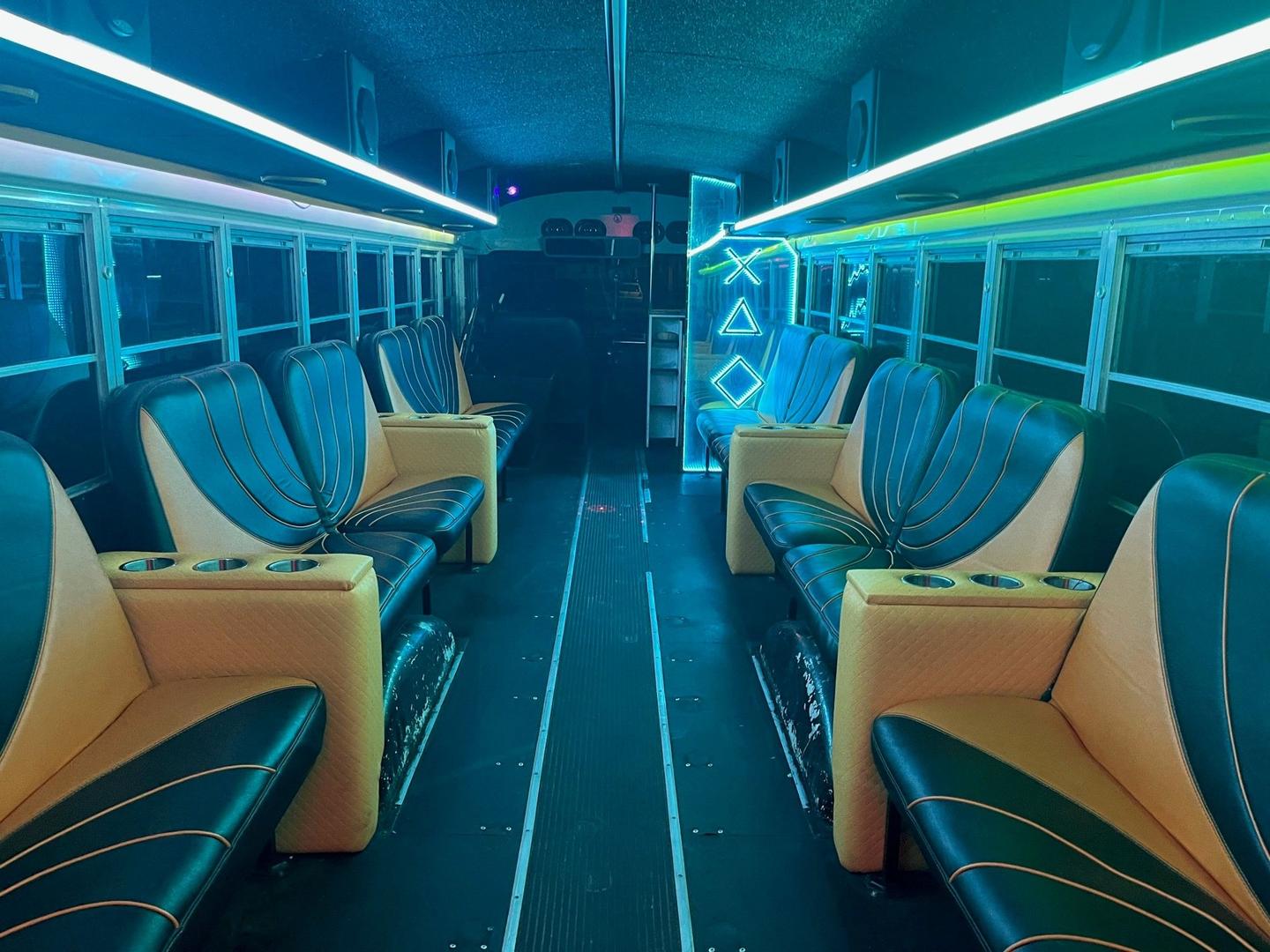 Partybus mieten & vermieten - US Schoolbus mieten Bochum >> Limo4vips.de in Bochum