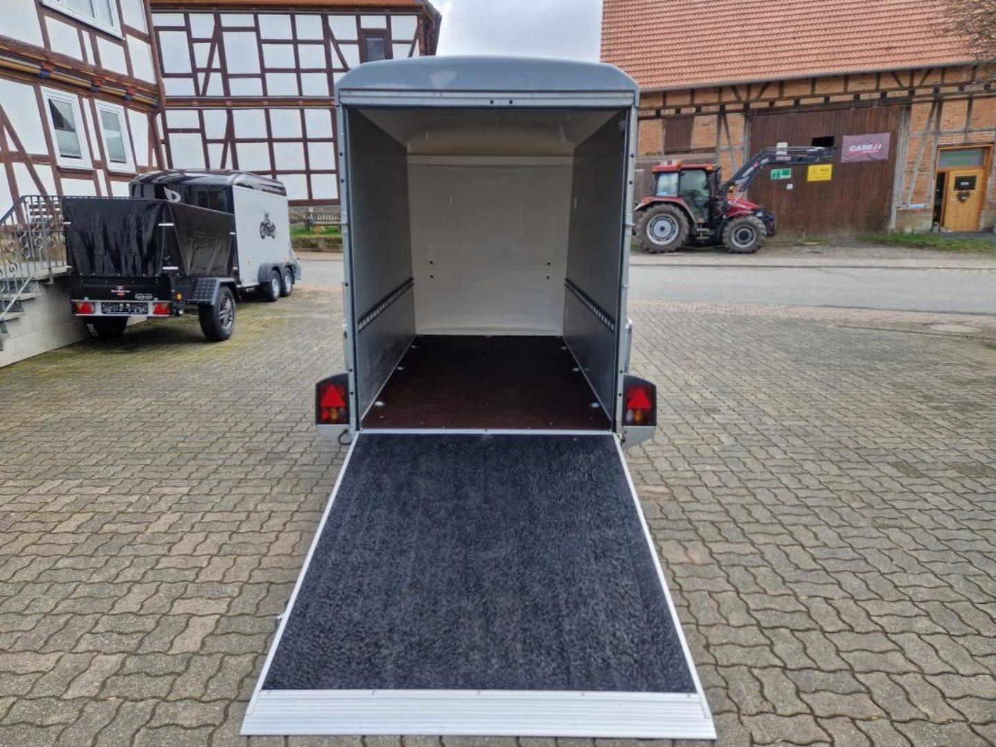 Kofferanhänger mieten & vermieten - Kofferanhänger Motorradanhänger Motorradurlaub, Mietanhänger Umzug Leihanhänger in Wolfhagen