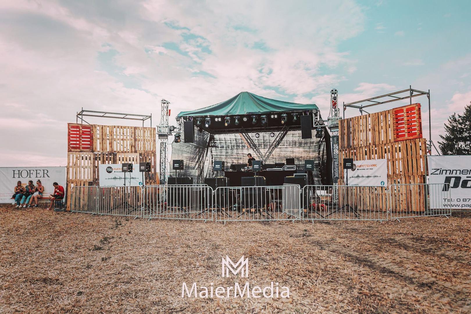 Bauzaun mieten & vermieten - Bühnenpodeste & Bühnen mieten – flexibel & professionell! in Niedertaufkirchen