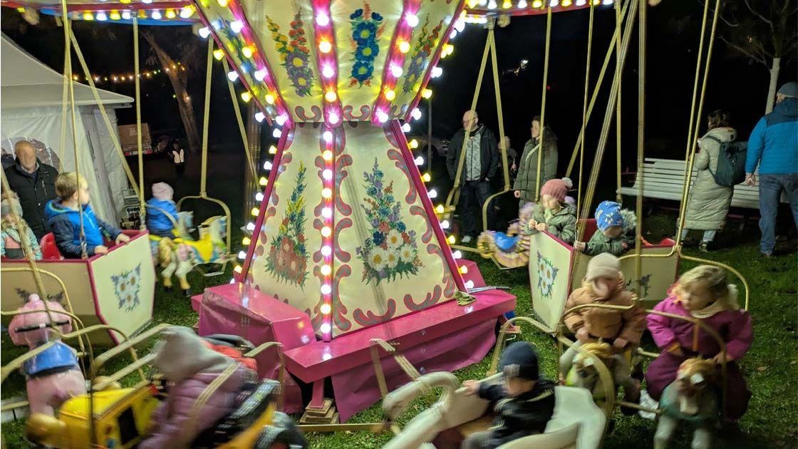 Karussell mieten & vermieten - Nostalgisches Hängekarussell in Nackenheim