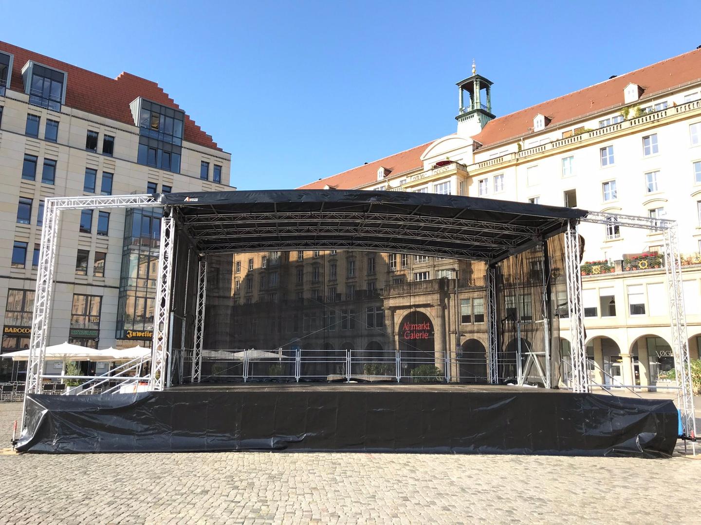 Bühne mieten & vermieten - Mobile Bühne OpenAir Stage 10x8m 10x6m 8x6m Trailerbühne (48m², 60m² & 80m²) Anhängerbühne Festival in Bautzen