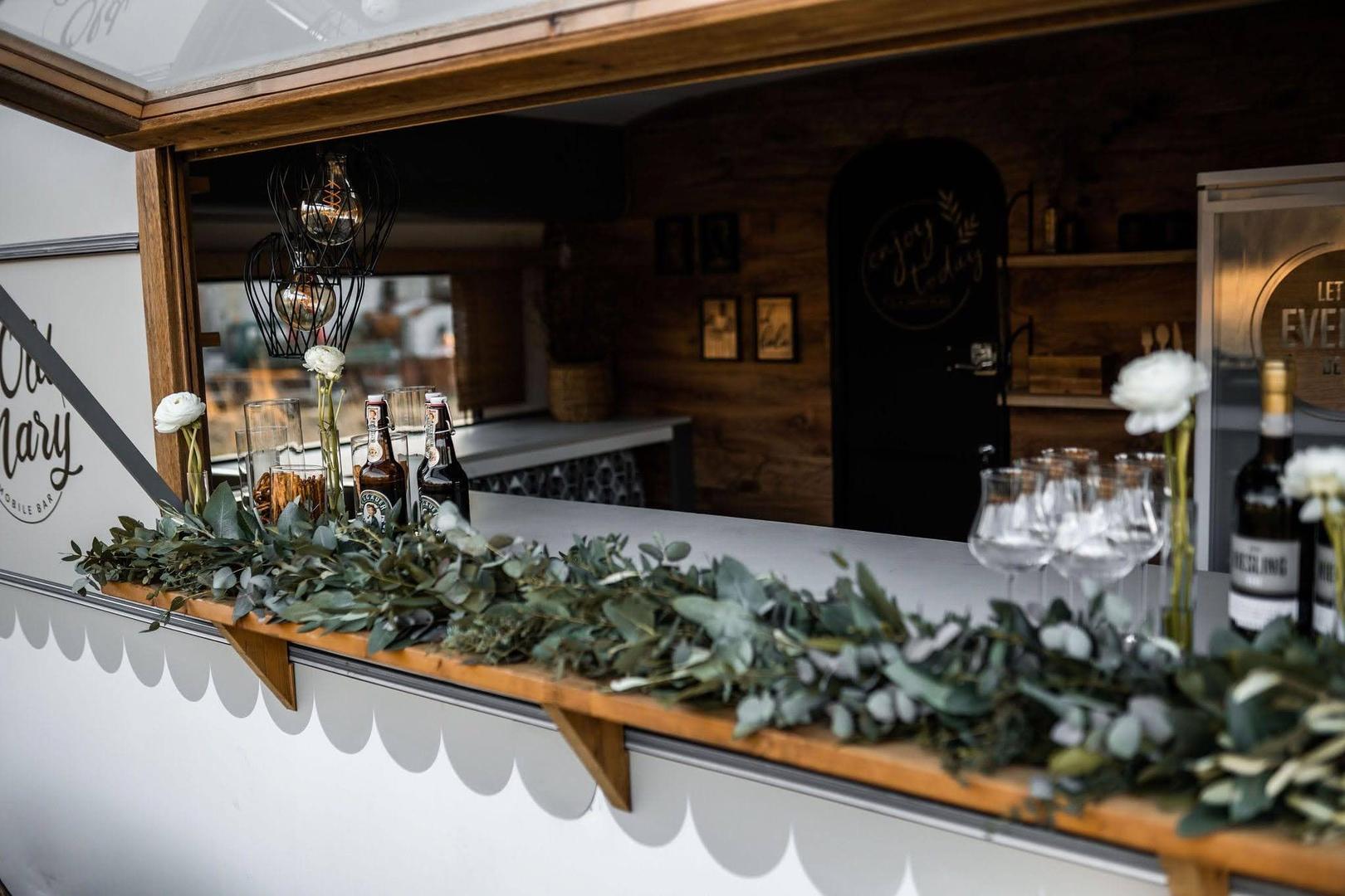 Cocktailbar mieten & vermieten - Vintage Caravanbar / Mobile Bar mieten – Hochzeiten & Events in Urbach