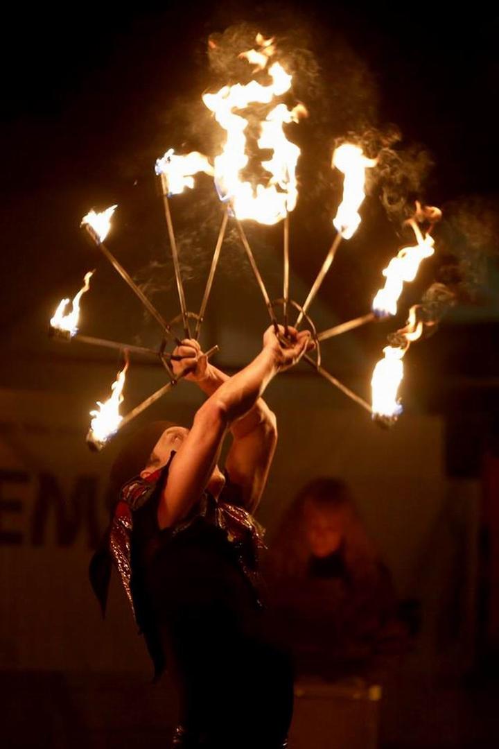 Feuershow mieten & vermieten - Feuershow Robaria mit Schlangen - Indoor in Gera