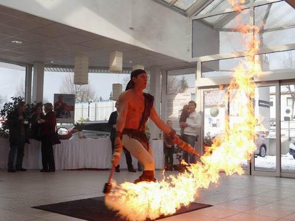 Feuershow mieten & vermieten - Feuershow Robaria mit Schlangen - Indoor in Gera