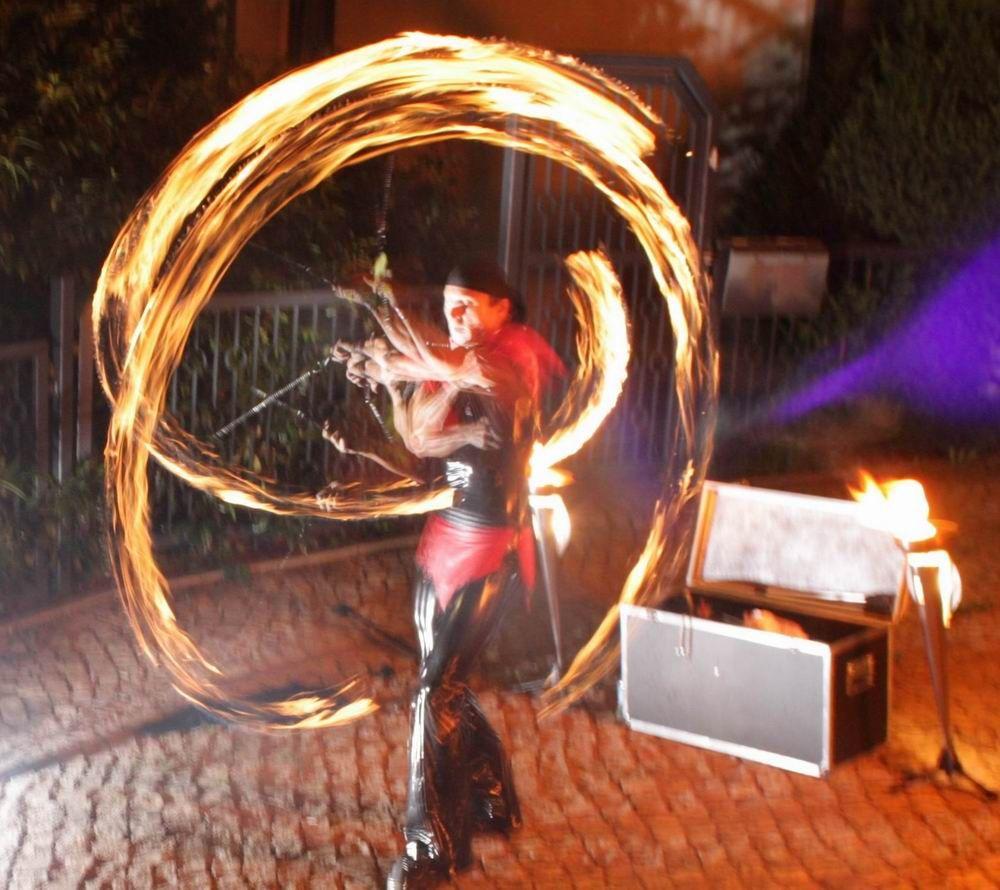 Feuershow mieten & vermieten - Feuershow Robaria mit Schlangen - Indoor in Gera