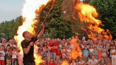 Feuershow/ Feuerspucker/ Künstler/ Event/ Party/ Feuer/ Comedy