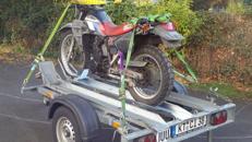 Motorradanhänger 750Kg mit 100Km/h für 1 - 2 Motor