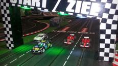 Carrerabahn // Slotcarbahn // 4-spurig