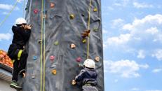 Drei-Wege-Kletterberg - THE ROCK - CO 2 neutral - green event modul